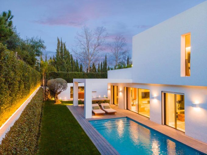 Luxurious villa for sale in Guadalmina