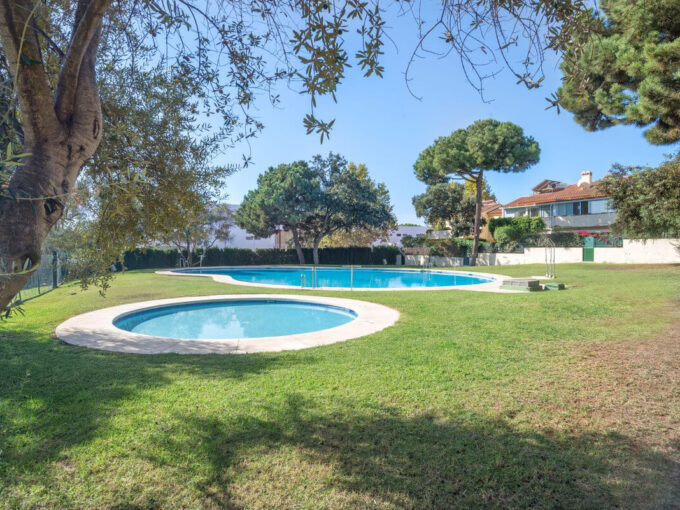 townhouse close to amenities in Elviria