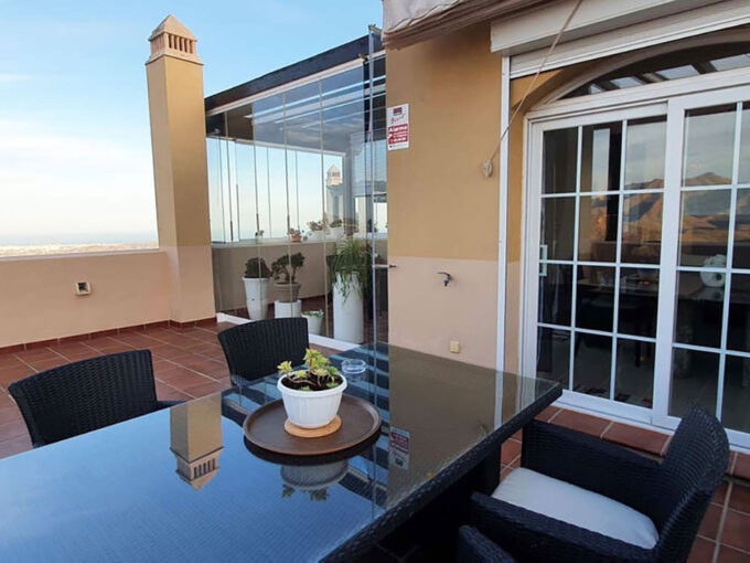 panoramic views penthouse in Monte Elviria