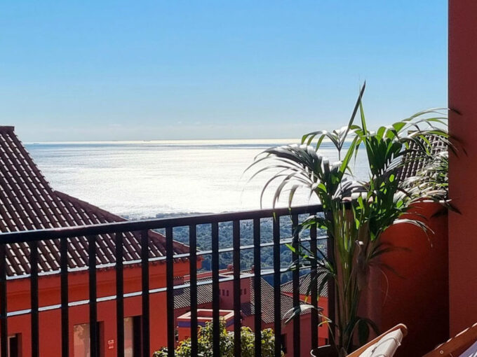 sea view renovated apartment in Calahonda