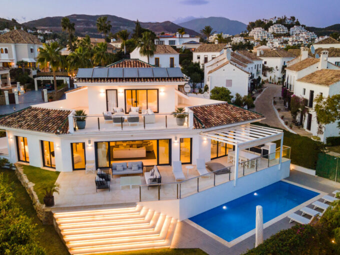 elegant villa for sale in Nueva Andalucia