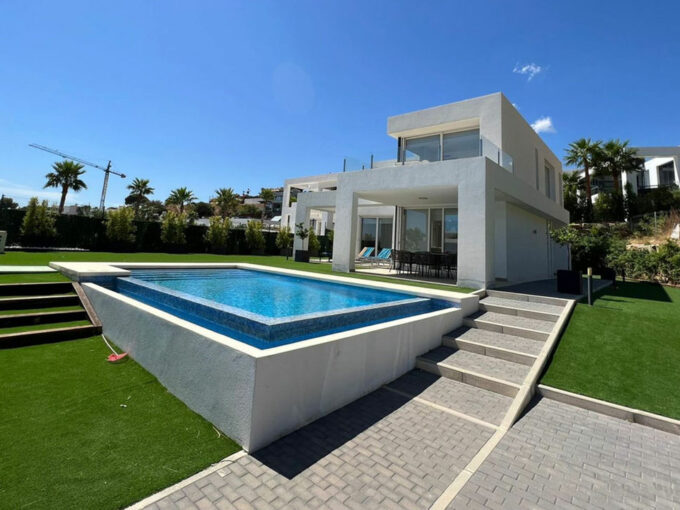 modern villa for sale in Mijas